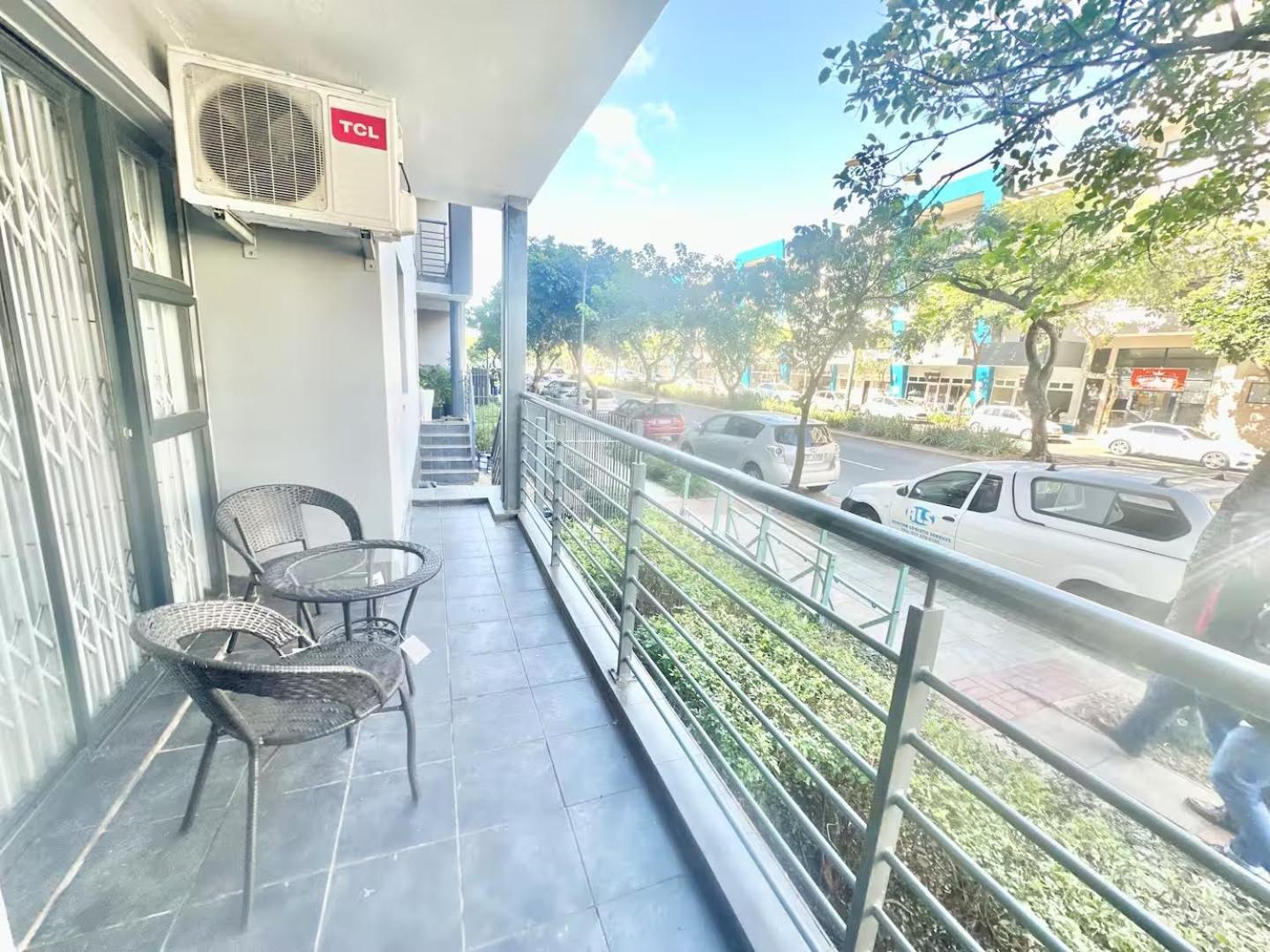 Stunning 2 Bed - Rooftop Braai Area - Sunset Views เดอร์บัน ภายนอก รูปภาพ