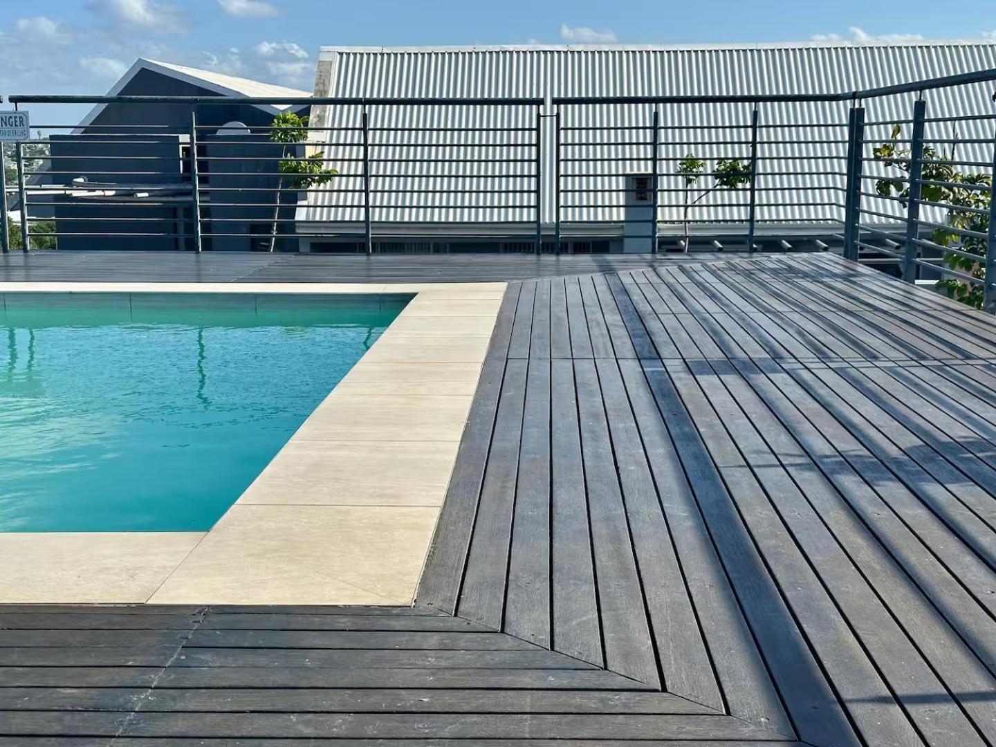Stunning 2 Bed - Rooftop Braai Area - Sunset Views เดอร์บัน ภายนอก รูปภาพ