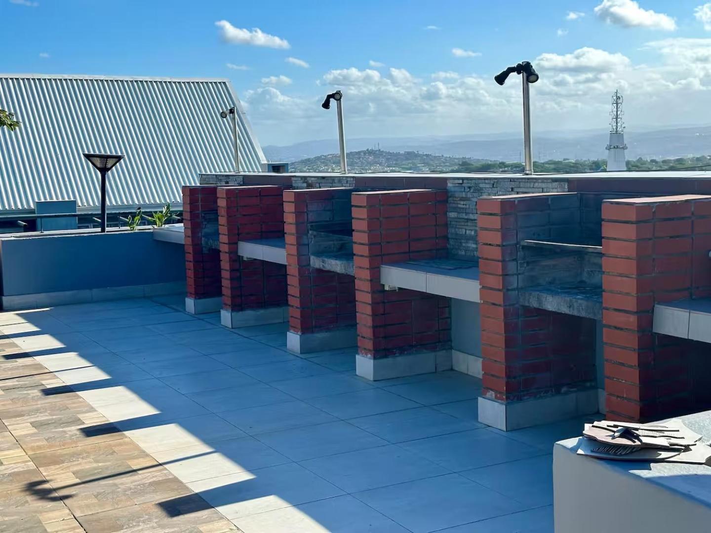 Stunning 2 Bed - Rooftop Braai Area - Sunset Views เดอร์บัน ภายนอก รูปภาพ
